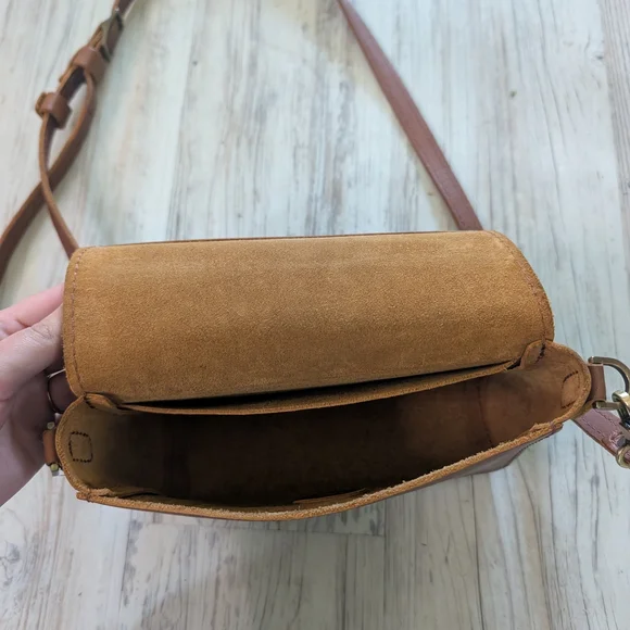 Portland Leather Tan Crossbody Bag - Picture 4 of 4